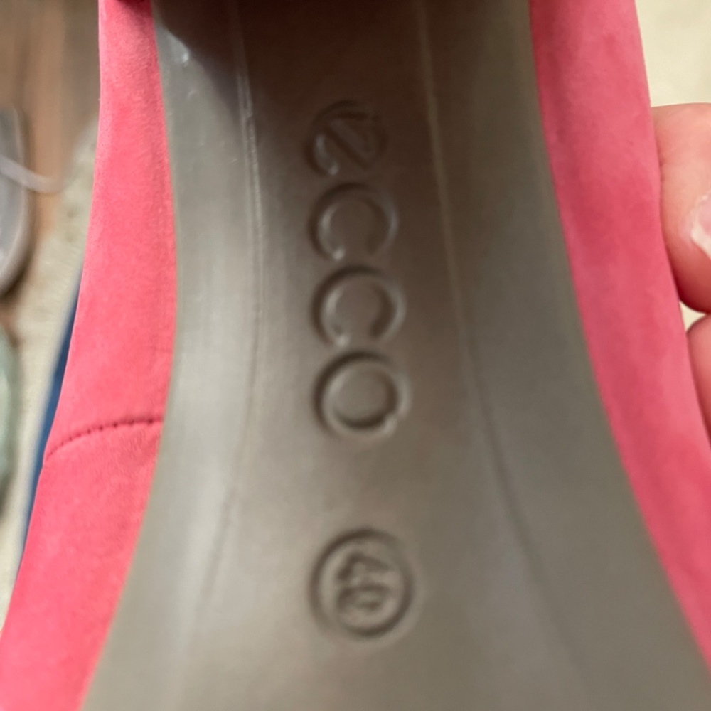 “Barbie pink” pink suede pumps size 40 or 9 1/2 - Picture 9 of 9